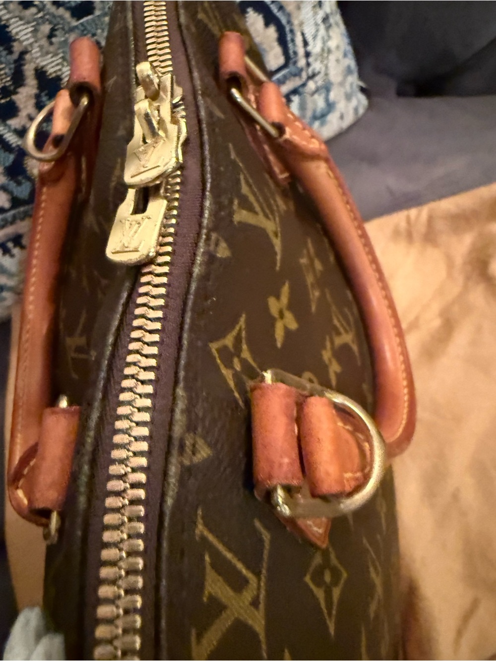 Louis Vuitton Monogram Alma Handbag in Brown and Tan - Picture 5 of 17